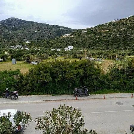 Flora's Platis Gialos (Sifnos)